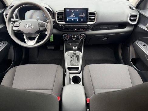 Used 2026 Hyundai Venue SE FWD image 15