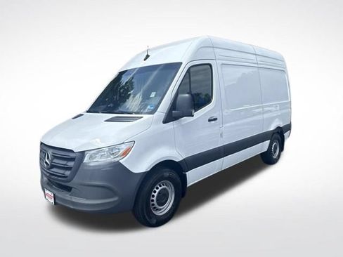 Used 2025 Mercedes-Benz Sprinter 2500 image 3