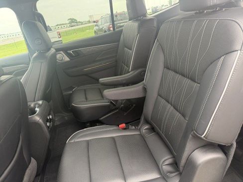 Used 2025 Buick Enclave Avenir w/ Super Cruise Package AWD/4WD image 30