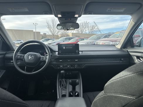 Used 2023 Honda Accord EX image 17