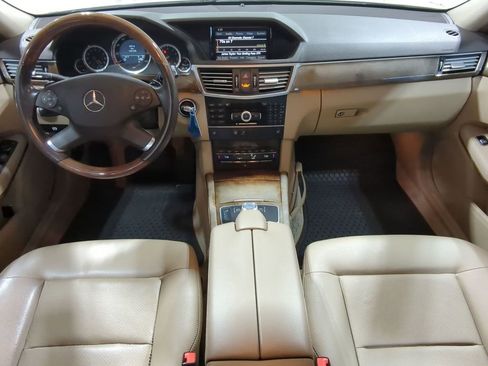 Used 2011 Mercedes-Benz E 350 4MATIC Sedan image 27