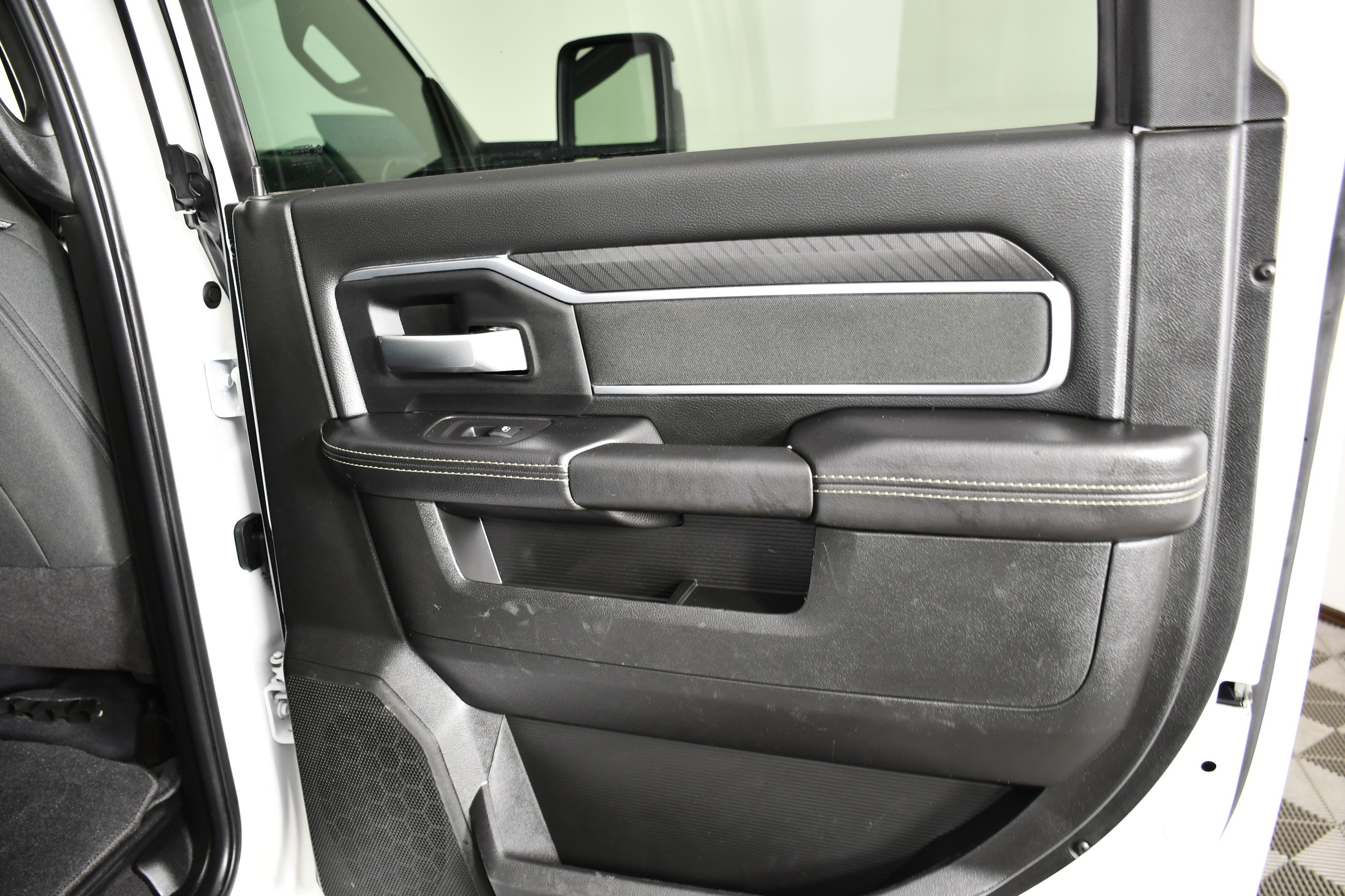 Used 2025 RAM 2500 Big Horn AWD/4WD image 45