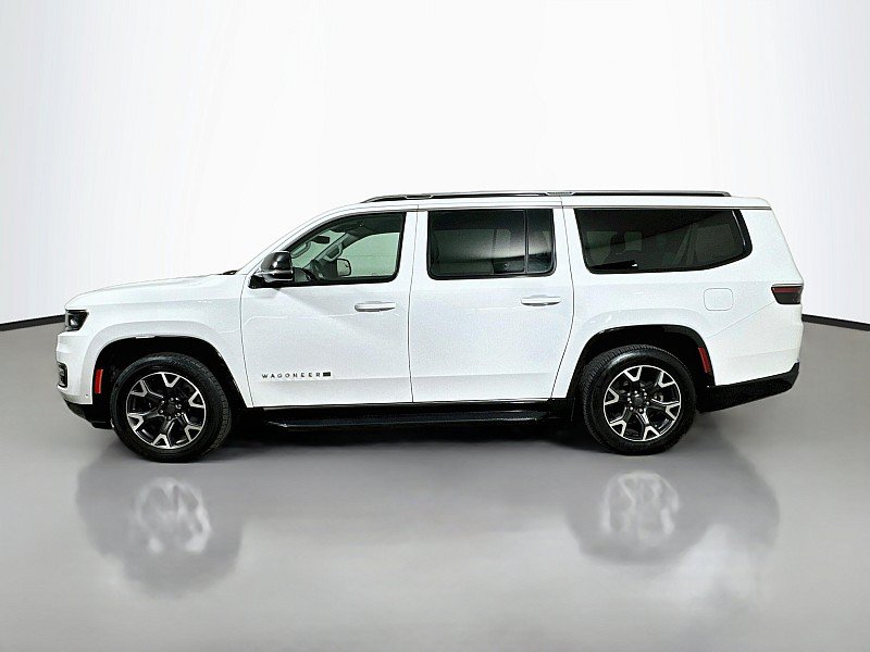 Used 2024 Jeep Wagoneer L Series III w/ Flexible Seating Group AWD/4WD image 4