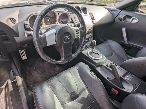 Used 2004 Nissan 350Z Touring image 10
