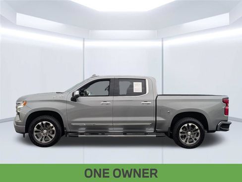 Used 2023 Chevrolet Silverado 1500 High Country w/ Z71 Off-Road Package AWD/4WD image 2