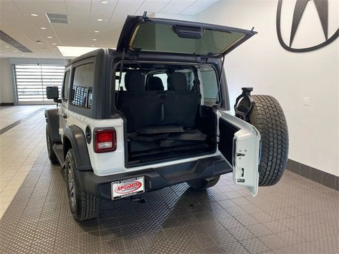 Used 2021 Jeep Wrangler Sport S image 6