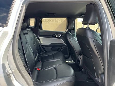 Used 2025 Jeep Compass Limited AWD/4WD image 17