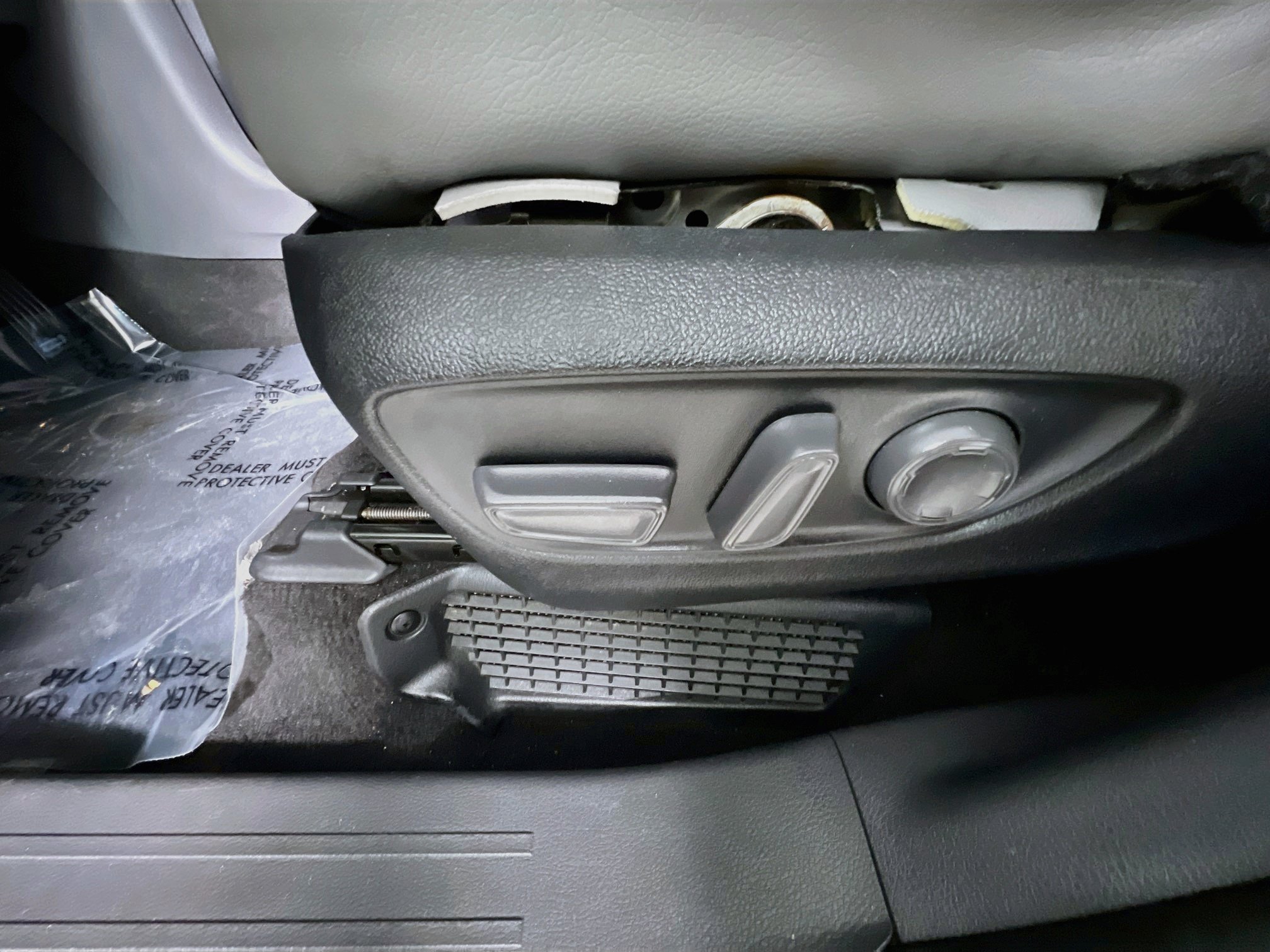 Used 2022 Toyota Sienna XLE FWD image 16
