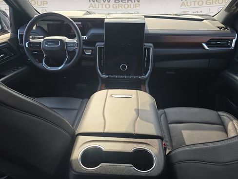 Used 2025 GMC Yukon Denali image 10