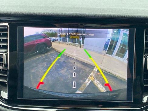 Used 2025 Dodge Durango GT AWD/4WD image 17