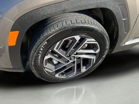 Used 2025 Hyundai Tucson Limited AWD/4WD image 9