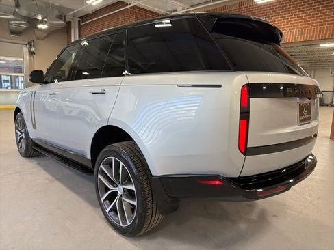 Used 2024 Land Rover Range Rover SE image 6