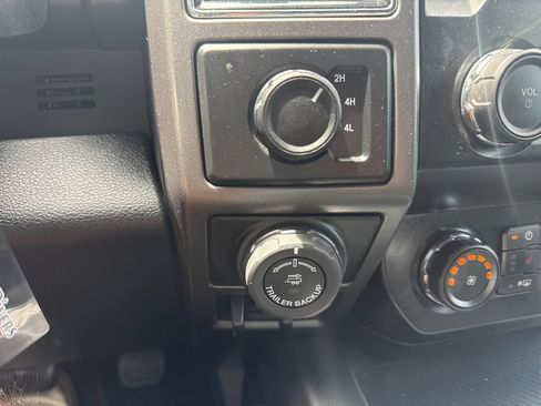 Used 2020 Ford F150 XLT w/ Equipment Group 302A Luxury AWD/4WD image 19