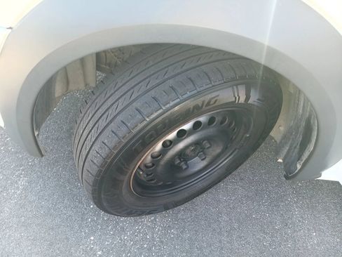 Used 2010 Ford Transit Connect XLT FWD image 23
