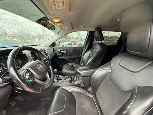 Used 2020 Jeep Cherokee Latitude Plus image 11