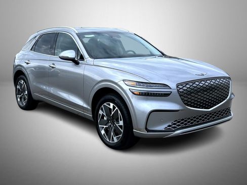 Used 2026 Genesis Electrified GV70 image 3