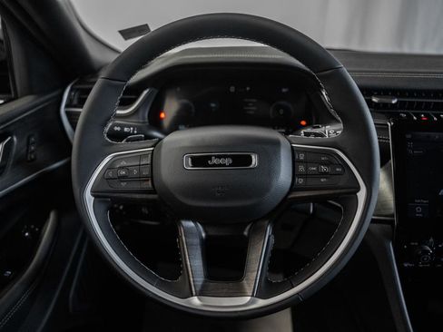 New 2025 Jeep Grand Cherokee L Limited w/ Luxury Tech Group II image 27