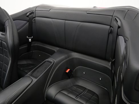 Used 2019 Ferrari Portofino RWD image 16