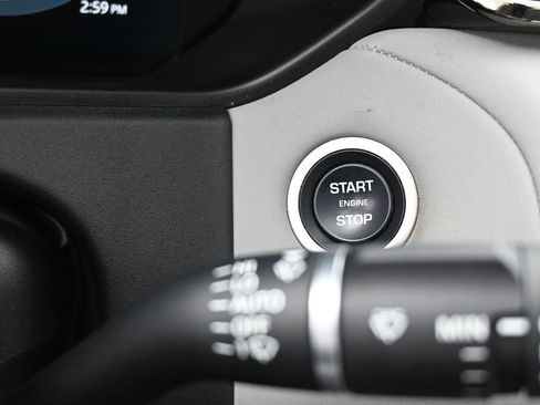 Used 2025 Land Rover Range Rover Velar Dynamic SE image 27