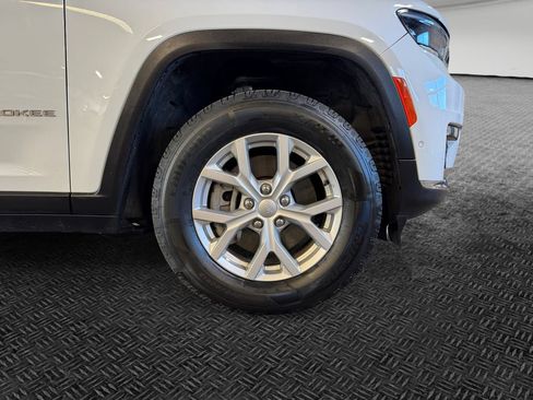 Used 2023 Jeep Grand Cherokee L Limited w/ Luxury Tech Group II AWD/4WD image 11