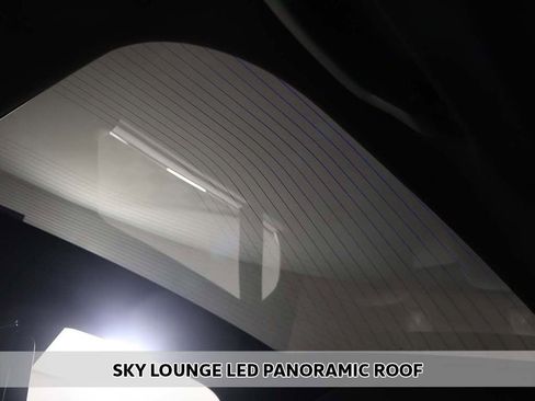 Used 2025 BMW 740i xDrive image 4