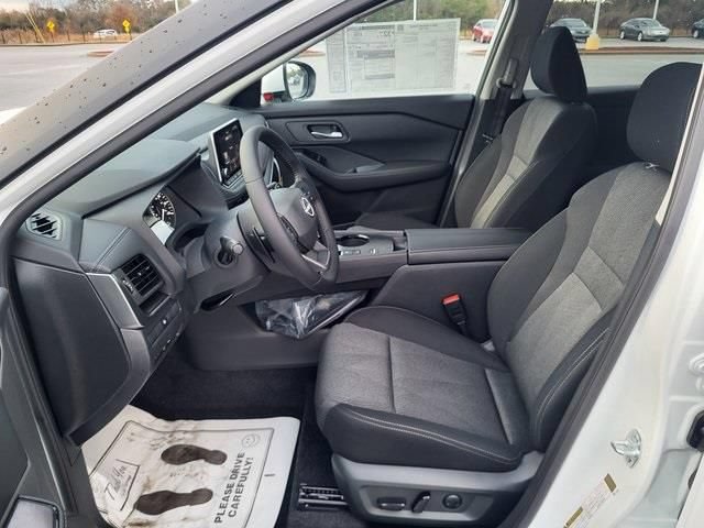 Used 2026 Nissan Rogue SV FWD image 12
