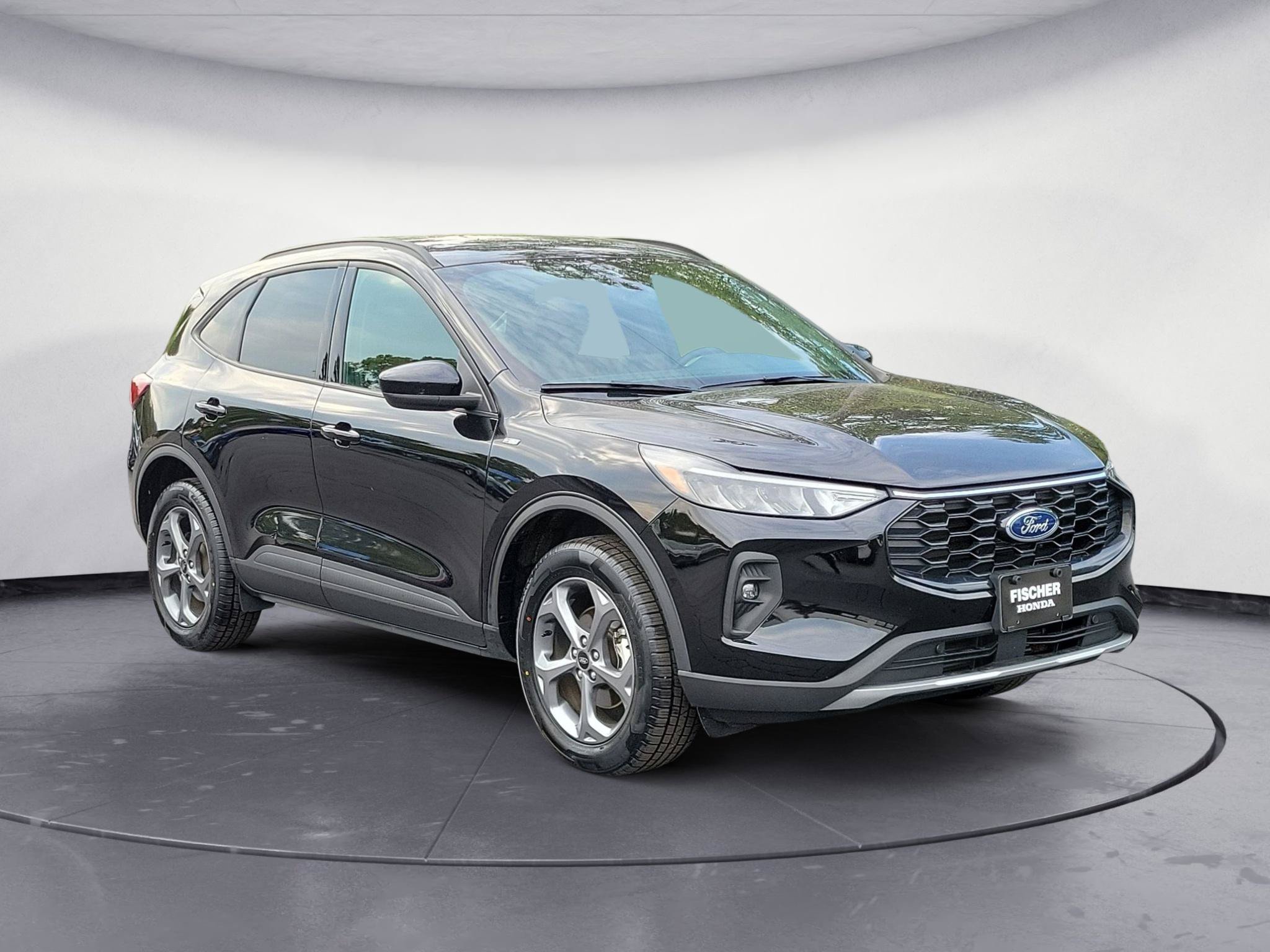 Used 2025 Ford Escape ST-Line Select AWD/4WD image 2