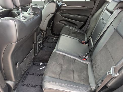 Used 2019 Jeep Grand Cherokee Altitude AWD/4WD image 28