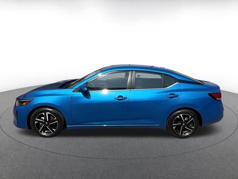 Used 2025 Nissan Sentra SV FWD image 9