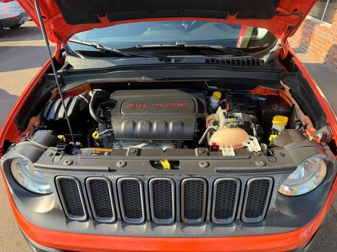 Used 2016 Jeep Renegade Trailhawk AWD/4WD image 14