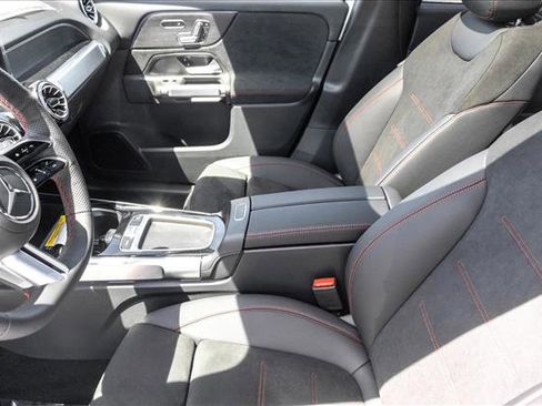 New 2026 Mercedes-Benz GLB 250 4MATIC image 11