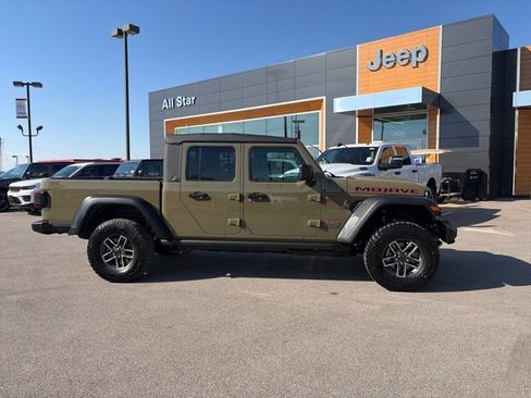 New 2026 Jeep Gladiator Mojave image 3
