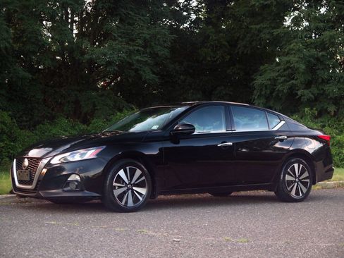 Used 2019 Nissan Altima 2.5 SV AWD/4WD image 1
