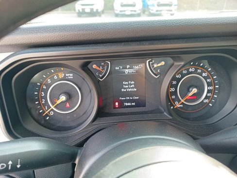 Used 2025 Jeep Gladiator Sport image 17