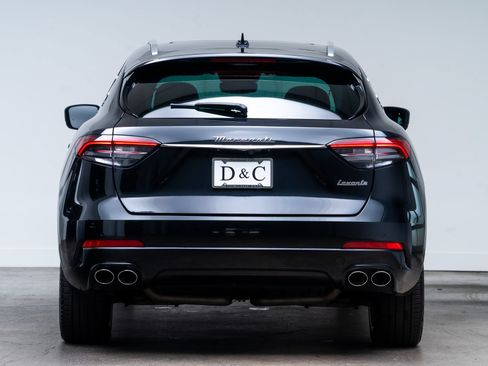 Used 2023 Maserati Levante GT AWD/4WD image 6