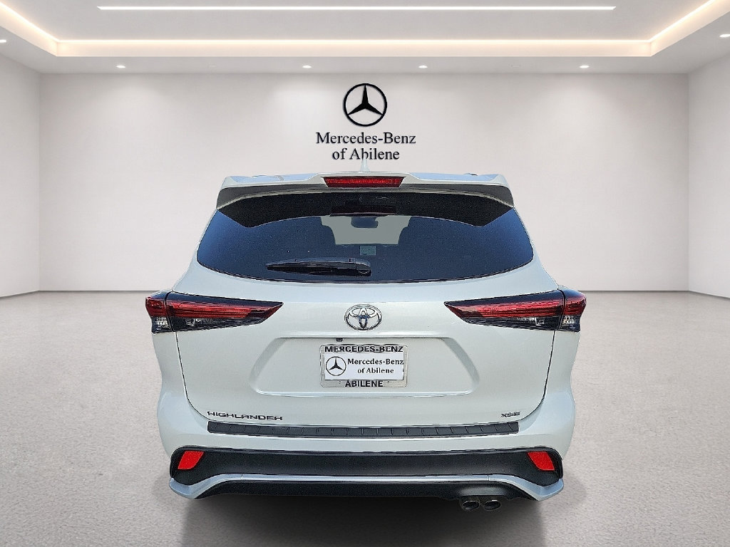 Used 2024 Toyota Highlander XSE FWD image 6
