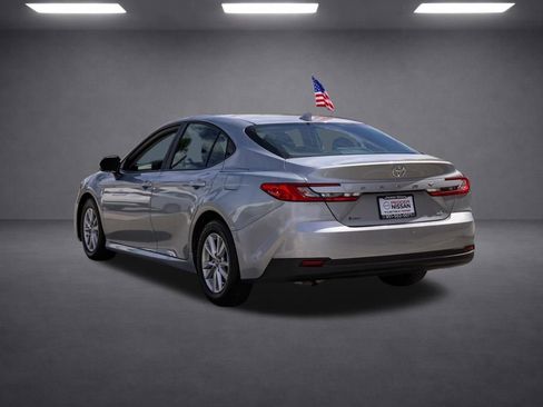 Used 2025 Toyota Camry LE image 6