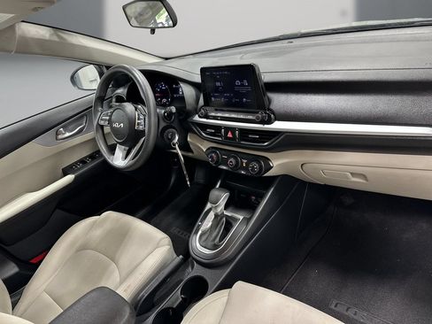 Used 2022 Kia Forte LXS FWD image 16