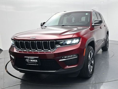 Used 2024 Jeep Grand Cherokee Limited 4xe AWD/4WD image 3