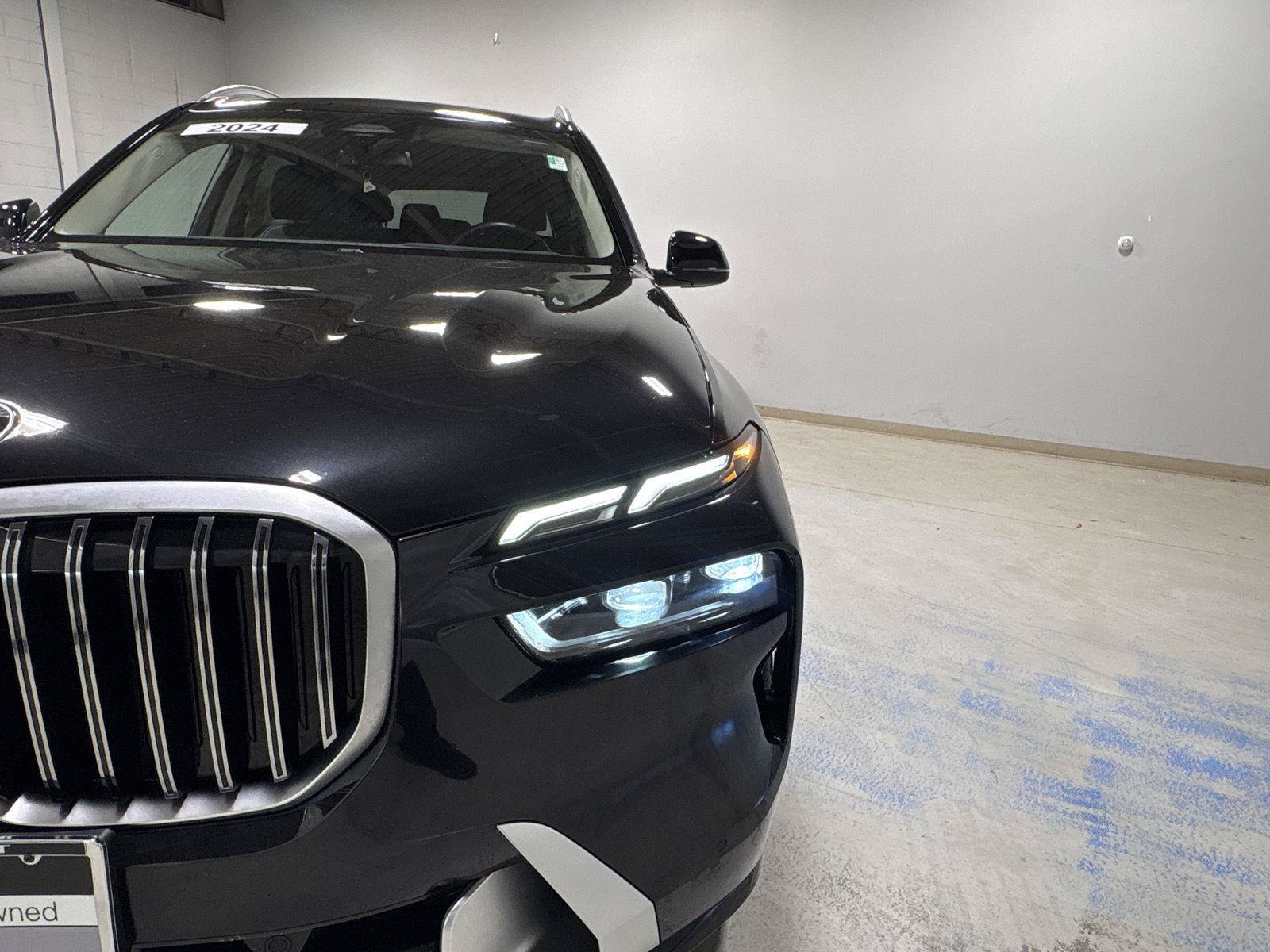 Used 2024 BMW X7 xDrive40i w/ Premium Package AWD/4WD image 37