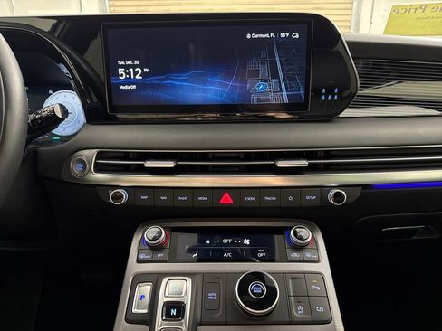 Used 2024 Hyundai Palisade Calligraphy image 19