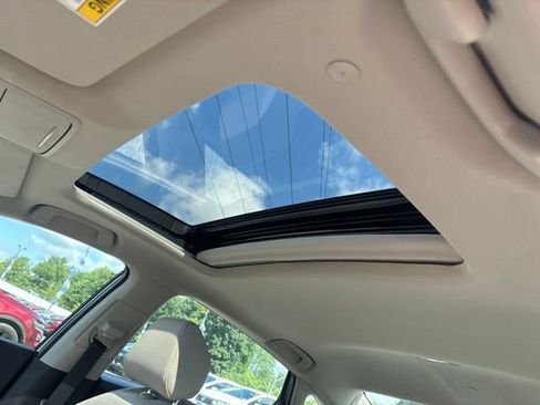 Used 2023 Honda Accord EX image 10
