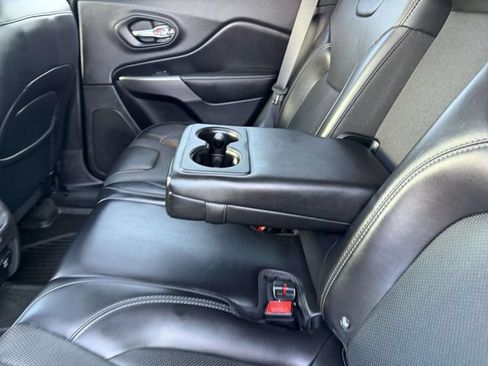 Used 2019 Jeep Cherokee Limited AWD/4WD image 14