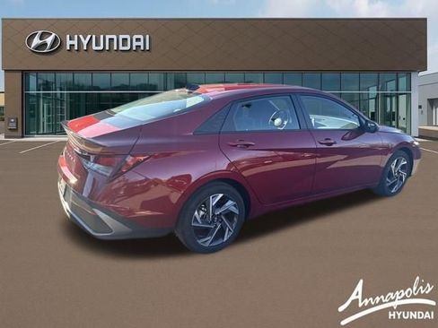 Certified 2025 Hyundai Elantra Sport image 5