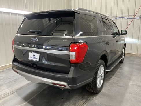 Used 2022 Ford Expedition XLT image 24