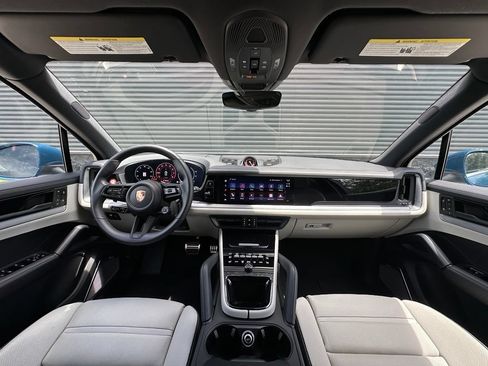 Certified 2026 Porsche Cayenne S AWD/4WD image 6