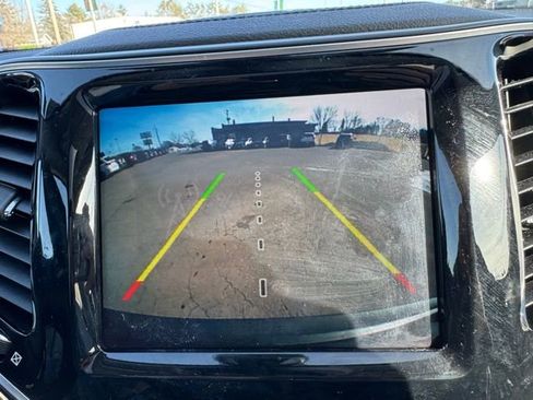 Used 2019 Jeep Cherokee Limited image 20