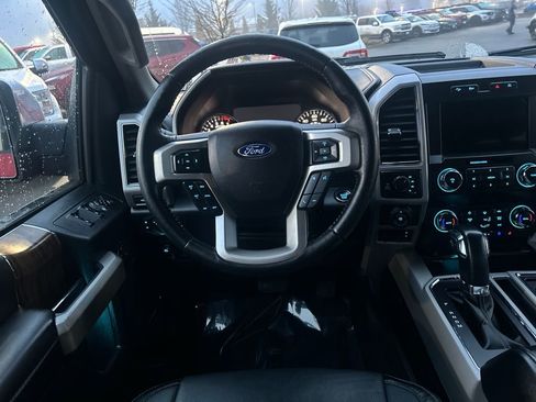 Used 2019 Ford F150 Lariat image 7
