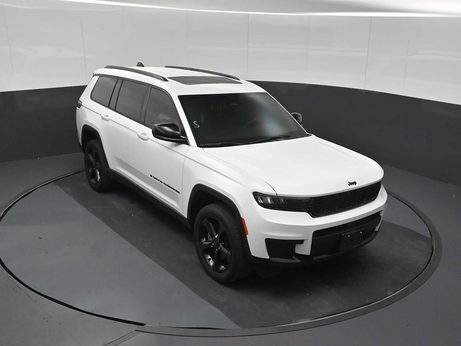 Used 2023 Jeep Grand Cherokee L Laredo AWD/4WD image 20