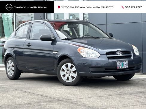 Used 2010 Hyundai Accent Hatchback image 1